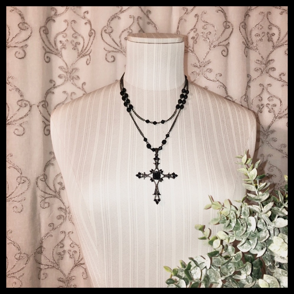 NECKLACE • BEADED CROSS